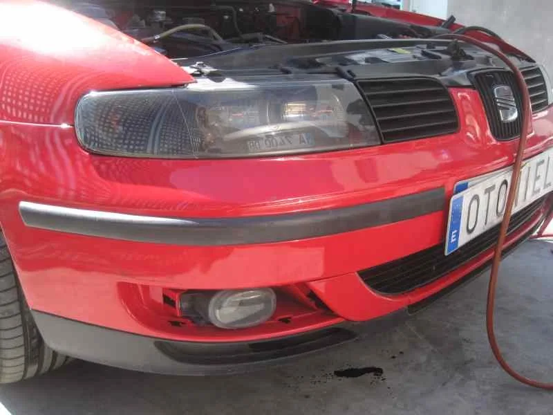 SEAT LEON (1M1) '2003 SIGNO ROJO
