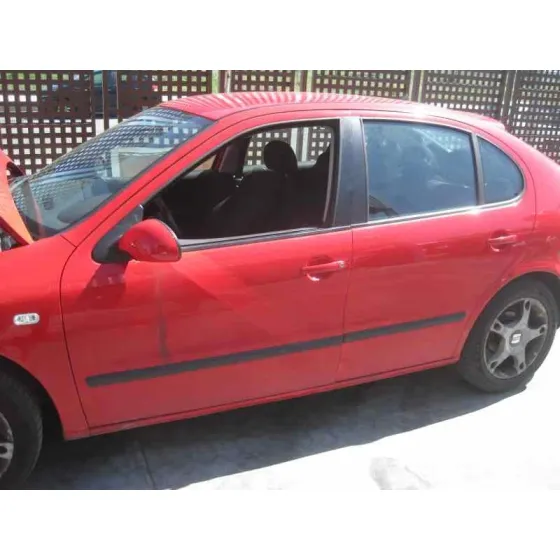 SEAT LEON (1M1) '2003 SIGNO ROJO