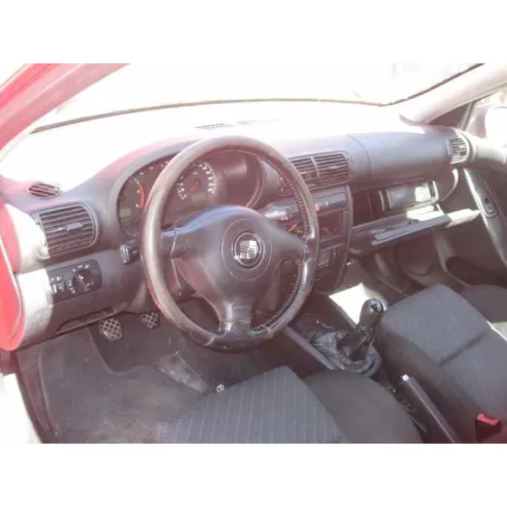 SEAT LEON (1M1) '2003 SIGNO ROJO