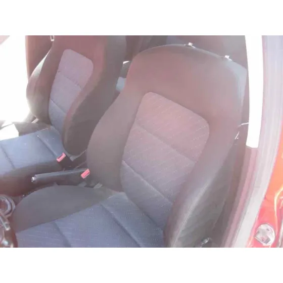SEAT LEON (1M1) '2003 SIGNO ROJO