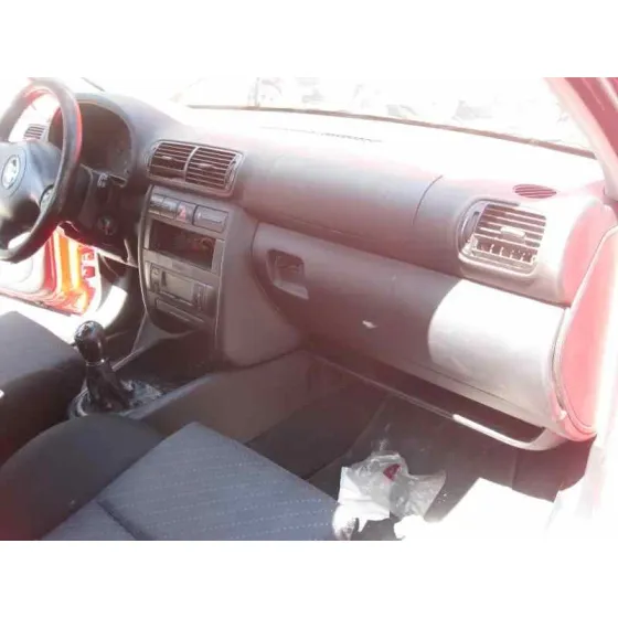 SEAT LEON (1M1) '2003 SIGNO ROJO