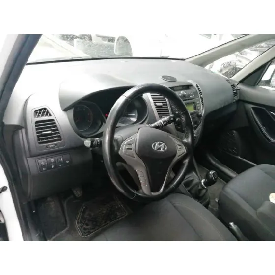 HYUNDAI IX20 '2013 SLE BLUE BLANCO