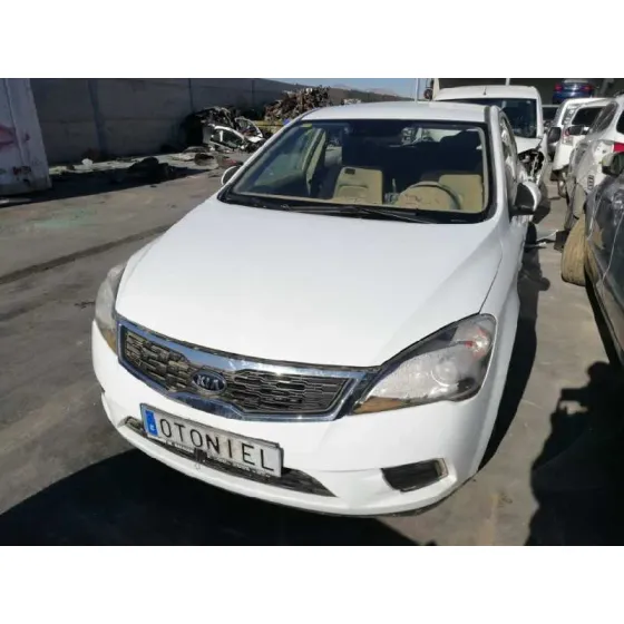KIA CEE'D '2010 1.6 CRDI CAT BLANCO