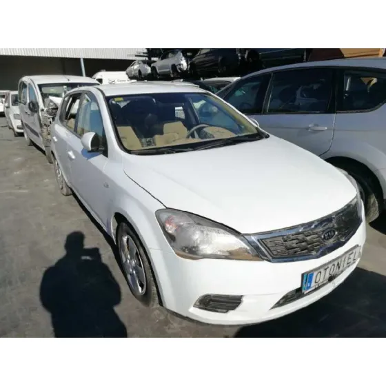 KIA CEE'D '2010 1.6 CRDI CAT BLANCO