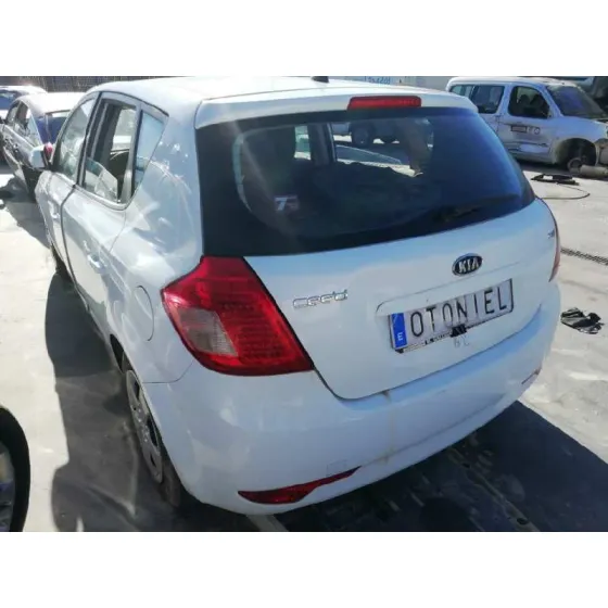 KIA CEE'D '2010 1.6 CRDI CAT BLANCO