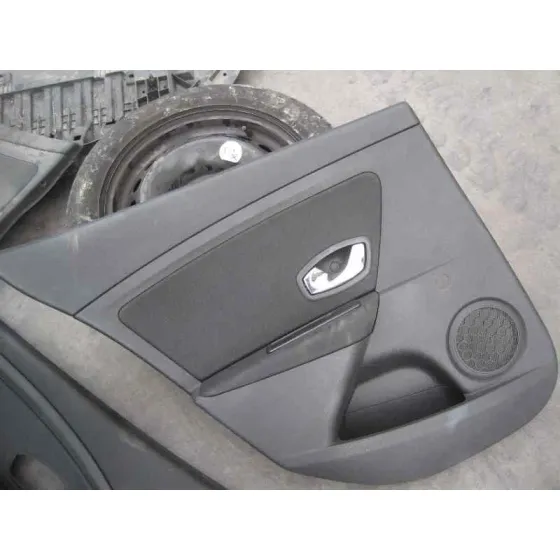 RENAULT MEGANE III BERLINA 5 P '2013 BOSE EDITION AZUL