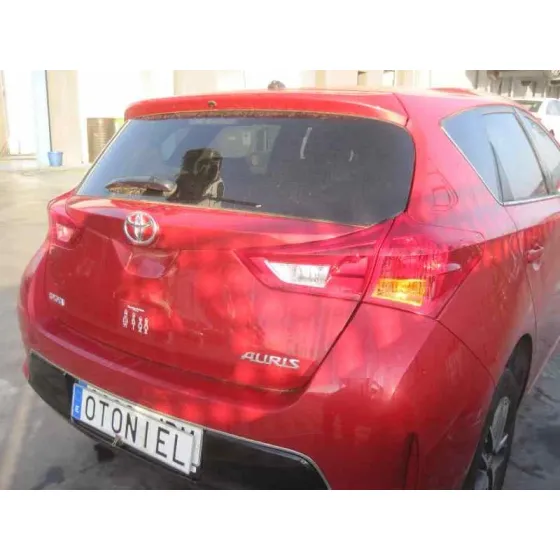 TOYOTA AURIS '2014 BUSINESS ROJO