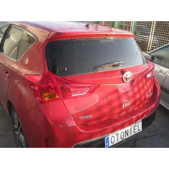 TOYOTA AURIS '2014 BUSINESS ROJO