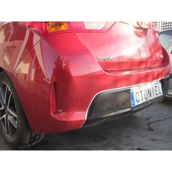 TOYOTA AURIS '2014 BUSINESS ROJO