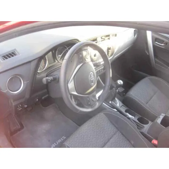 TOYOTA AURIS '2014 BUSINESS ROJO