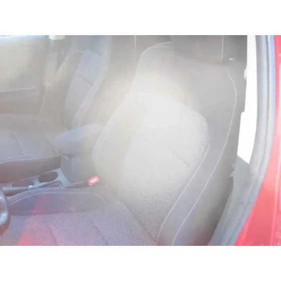 TOYOTA AURIS '2014 BUSINESS ROJO