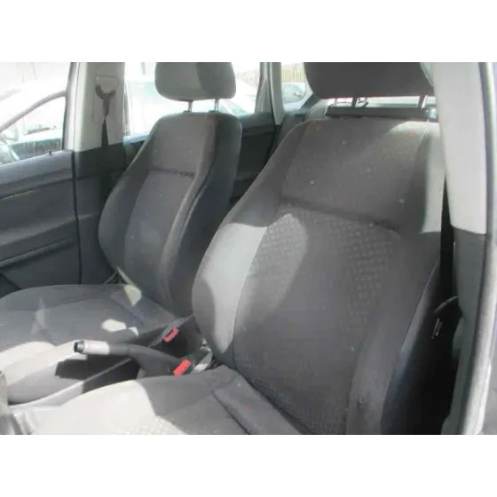 VOLKSWAGEN POLO (9N1) '2004 HIGHLINE GRIS