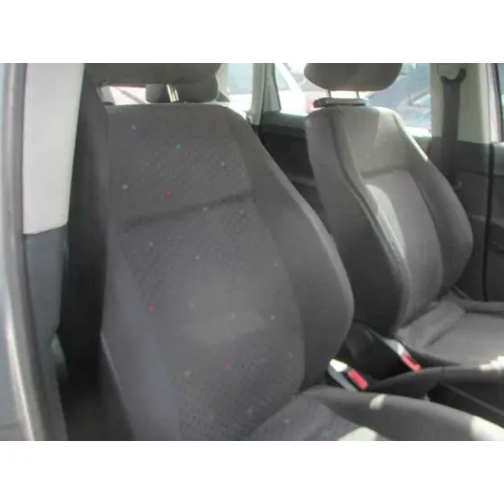 VOLKSWAGEN POLO (9N1) '2004 HIGHLINE GRIS