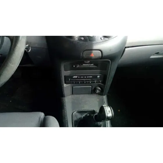 NISSAN PRIMERA BERLINA (P12) '2002 1.6 CAT VERDE