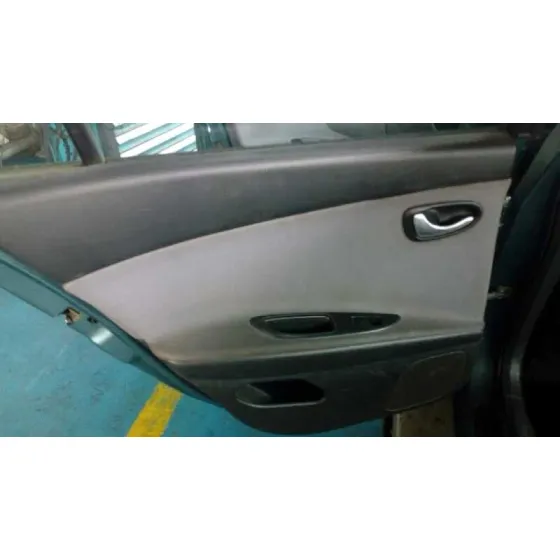 NISSAN PRIMERA BERLINA (P12) '2002 1.6 CAT VERDE