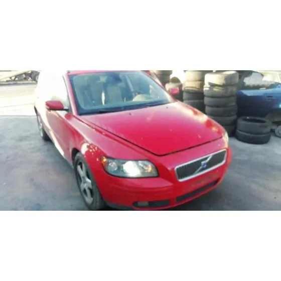 VOLVO V50 FAMILIAR '2004 2.0 D KINETIC ROJO