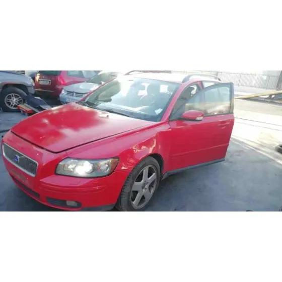 VOLVO V50 FAMILIAR '2004 2.0 D KINETIC ROJO