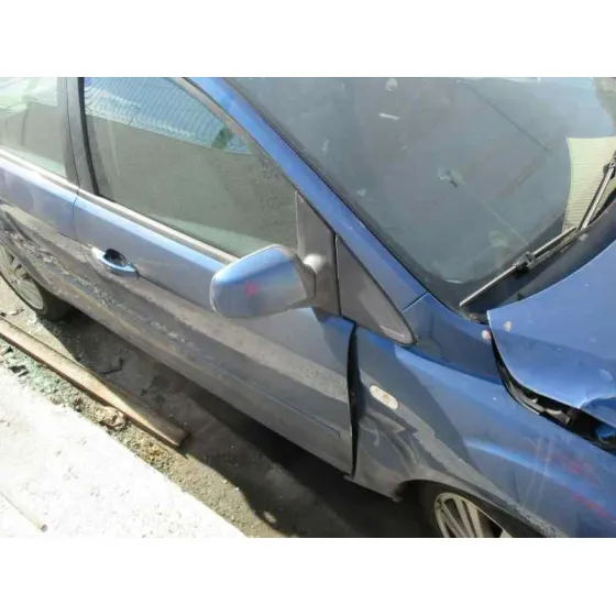 FORD FOCUS BERLINA (CAP) '2007 AMBIENTE (D) AZUL