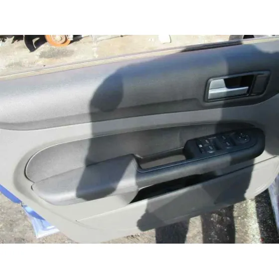 FORD FOCUS BERLINA (CAP) '2007 AMBIENTE (D) AZUL