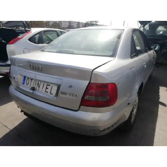 AUDI A4 BERLINA (B5) '2000 1.9 TDI GRIS