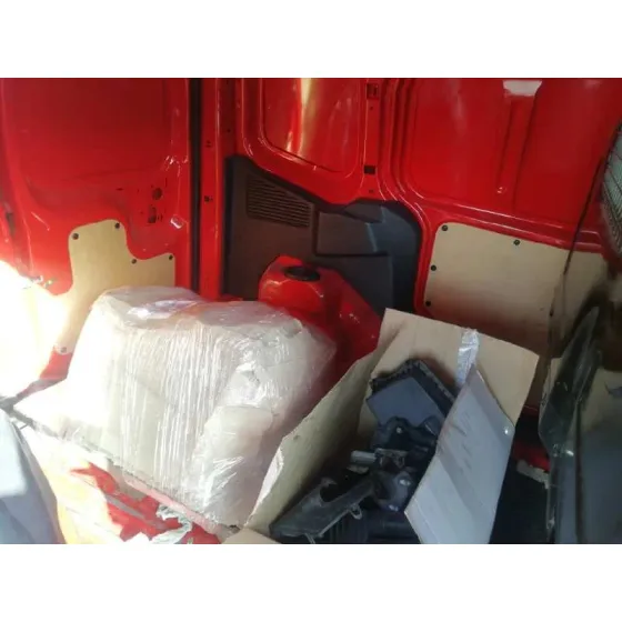 FORD TRANSIT COURIER '2016 COMBI TREND ROJO