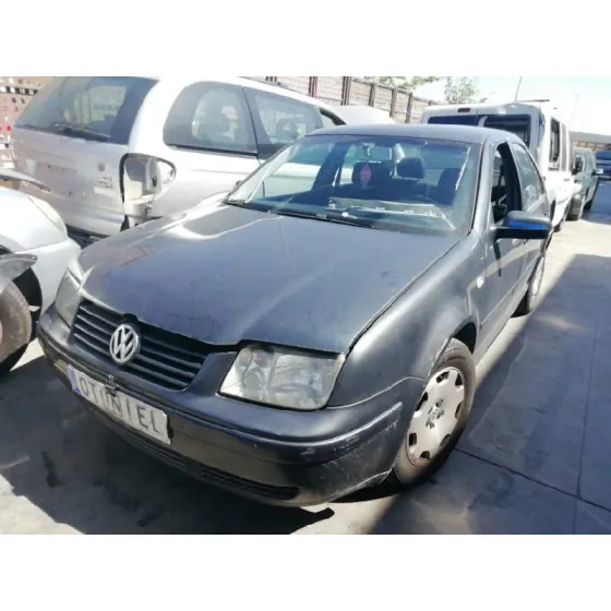 VOLKSWAGEN BORA BERLINA (1J2) '2003 1.9 TDI GRIS