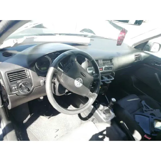 VOLKSWAGEN BORA BERLINA (1J2) '2003 1.9 TDI GRIS