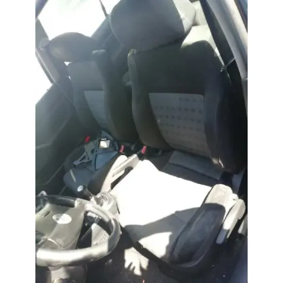 VOLKSWAGEN BORA BERLINA (1J2) '2003 1.9 TDI GRIS