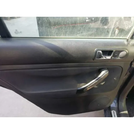 VOLKSWAGEN BORA BERLINA (1J2) '2003 1.9 TDI GRIS