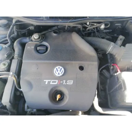 VOLKSWAGEN BORA BERLINA (1J2) '2003 1.9 TDI GRIS