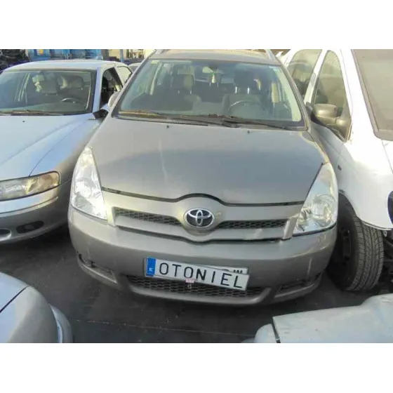 TOYOTA COROLLA VERSO (R1) '2006 2,2 D-4D SPORT MARRON CLARO