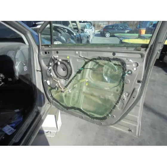 TOYOTA COROLLA VERSO (R1) '2006 2,2 D-4D SPORT MARRON CLARO