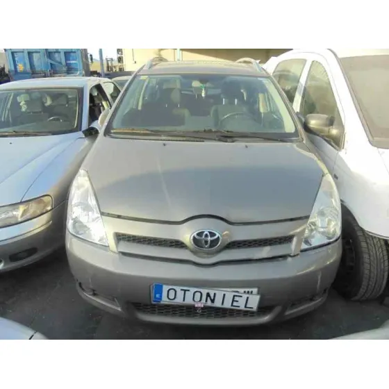 TOYOTA COROLLA VERSO (R1) '2006 2,2 D-4D SPORT MARRON CLARO