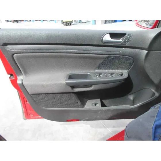 VOLKSWAGEN GOLF V BERLINA (1K1) '2006 CONCEPTLINE (E) ROJO