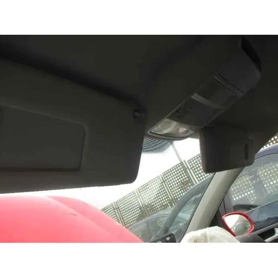VOLKSWAGEN GOLF V BERLINA (1K1) '2006 CONCEPTLINE (E) ROJO