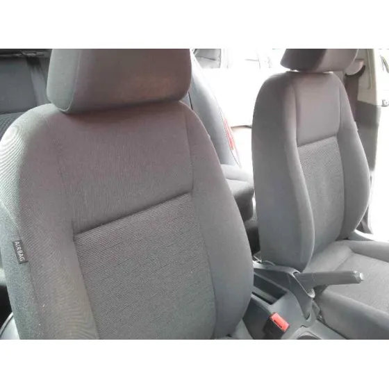 VOLKSWAGEN GOLF V BERLINA (1K1) '2006 CONCEPTLINE (E) ROJO