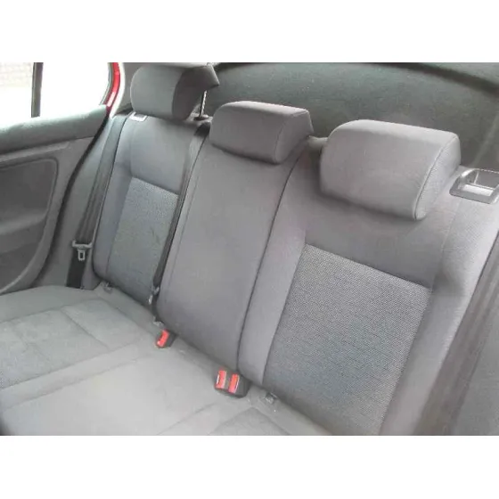 VOLKSWAGEN GOLF V BERLINA (1K1) '2006 CONCEPTLINE (E) ROJO