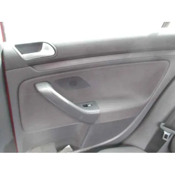 VOLKSWAGEN GOLF V BERLINA (1K1) '2006 CONCEPTLINE (E) ROJO