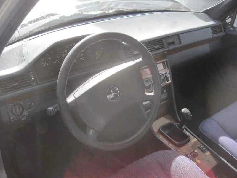 MERCEDES-BENZ CLASE E (W124) BERLINA MERCEDES CLASE E (W124) BERLINA '1990 2.0 DIESEL PLATA 1984
