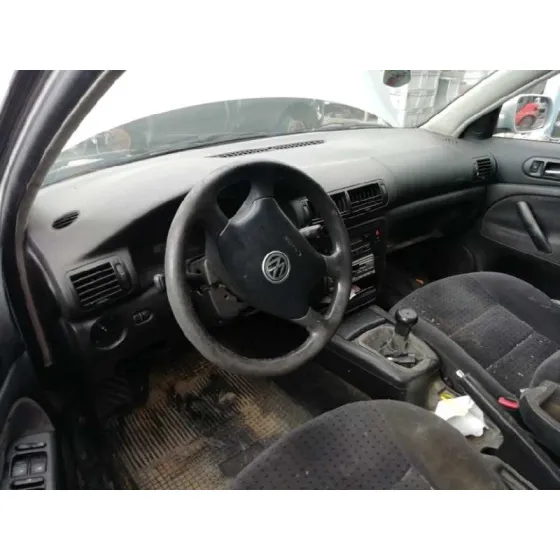 VOLKSWAGEN PASSAT BERLINA (3B2) '1999 COMFORTLINE PLATA