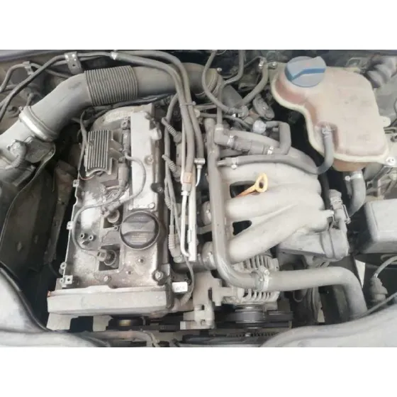 VOLKSWAGEN PASSAT BERLINA (3B2) '1997 1.8 VERDE