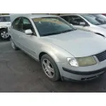 VOLKSWAGEN PASSAT BERLINA (3B2) VOLKSWAGEN PASSAT BERLINA (3B2) '2000 COMFORTLINE GRIS 1999