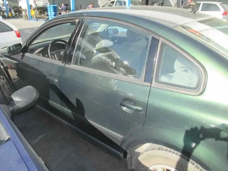 VOLKSWAGEN PASSAT BERLINA (3B2) '1996 1.9 TDI VERDE