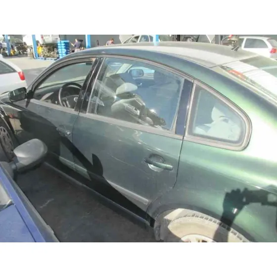VOLKSWAGEN PASSAT BERLINA (3B2) '1996 1.9 TDI VERDE