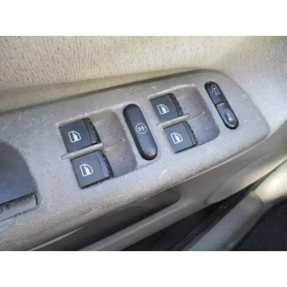 VOLKSWAGEN PASSAT BERLINA (3B2) '1996 1.9 TDI VERDE