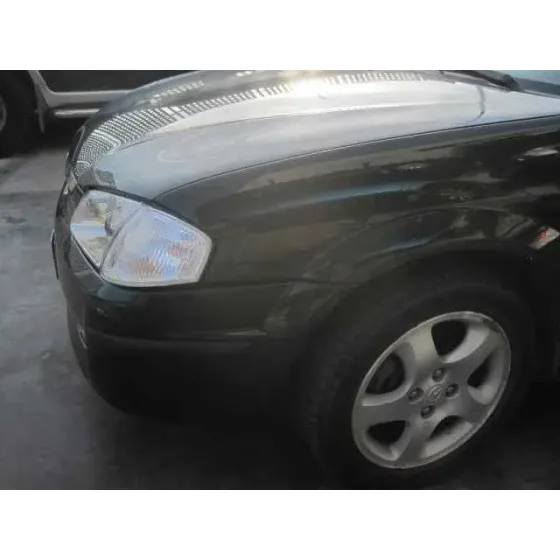 MAZDA 323 BERLINA F/S (BJ) '1998 1.9 F SPORTIVE VERDE