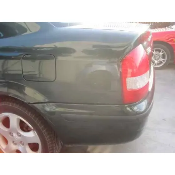 MAZDA 323 BERLINA F/S (BJ) '1998 1.9 F SPORTIVE VERDE