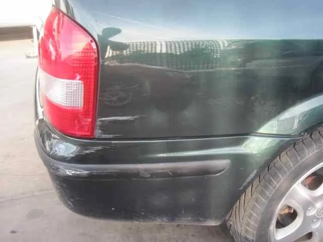 MAZDA 323 BERLINA F/S (BJ) '1998 1.9 F SPORTIVE VERDE