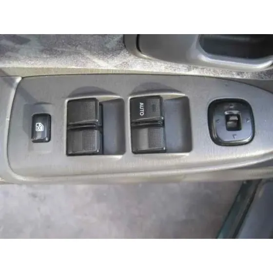MAZDA 323 BERLINA F/S (BJ) '1998 1.9 F SPORTIVE VERDE
