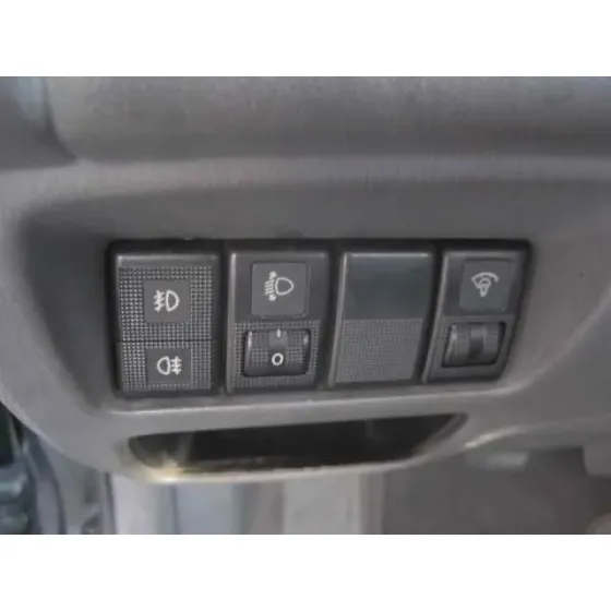 MAZDA 323 BERLINA F/S (BJ) '1998 1.9 F SPORTIVE VERDE